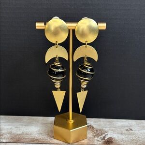 Elegant Gold and Black Geometric Clip On Earrings